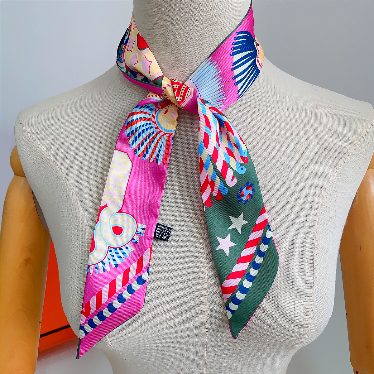 Brand Design Twill 100% Silk S - Face Scarf Mask บทวิจารณ์และราคา