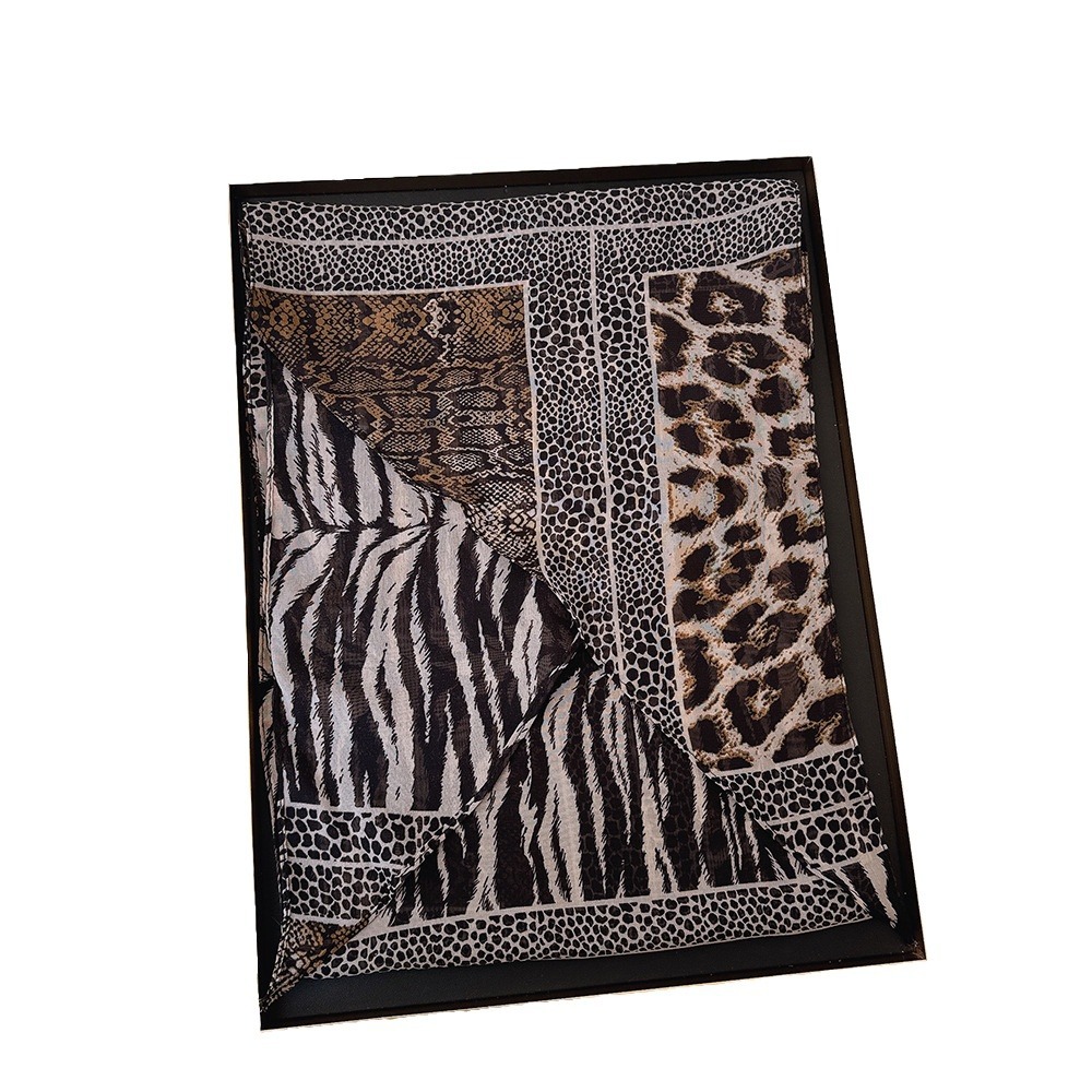 Leopard Small Long Silk Scarf  - Ascot Neck Scarf บทวิจารณ์และราคา