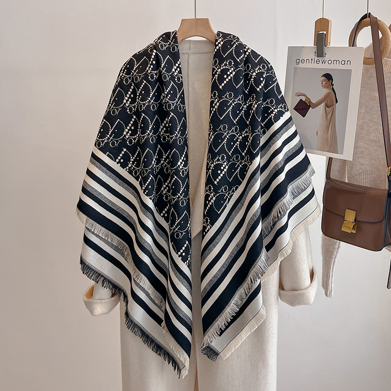 Elegant Striped Design Scarf I - Woven Scarf Blanket บทวิจารณ์และราคา