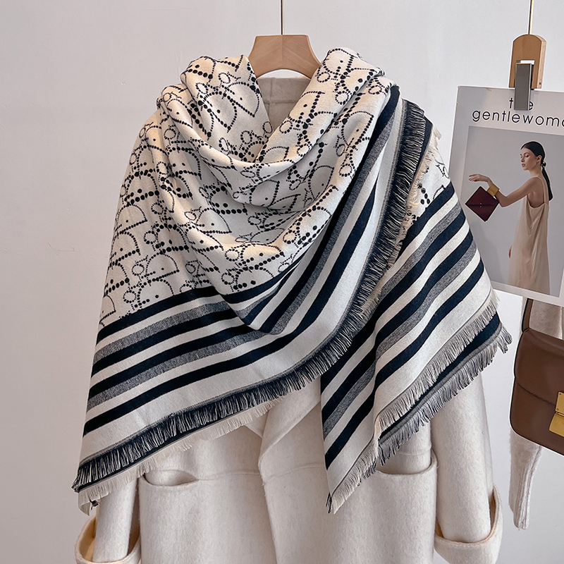 Elegant Striped Design Scarf I - Woven Scarf Blanket บทวิจารณ์และราคา