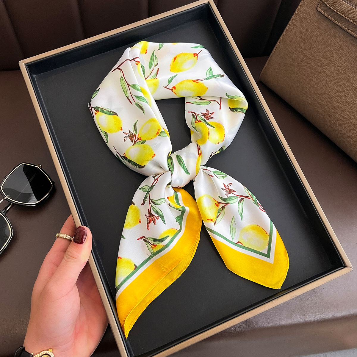 2025 New Yellow Lemon Print Sq - Ascot Neck Scarf บทวิจารณ์และราคา